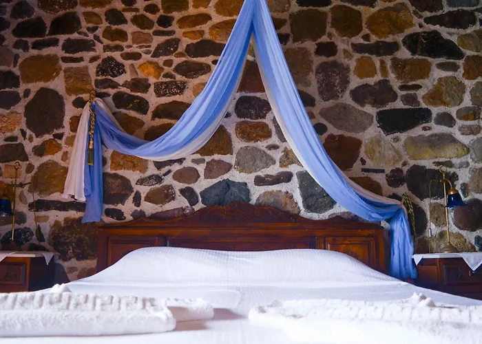 Liotridia Traditional Next To The Sea Mandrákion